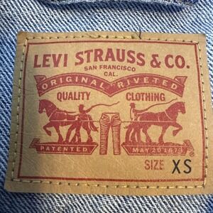 JACKET JEAN Levi WOMENS XS Strauss Button-Front Trucker Distressed